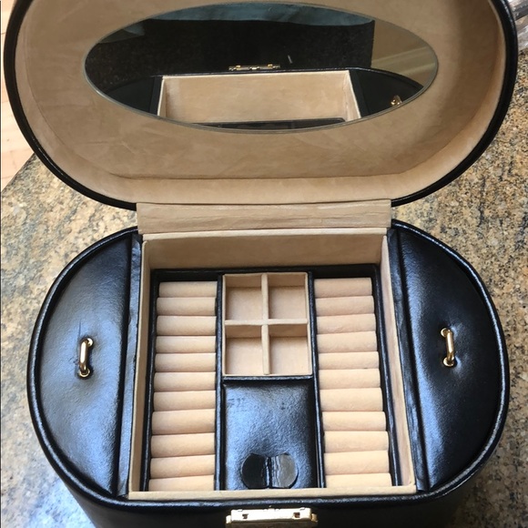 NWOT RARE Wolf Designs Genuine Leather Jewelry Box - Picture 4 of 8